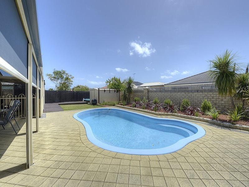 170 Peelwood Parade, Halls Head WA 6210