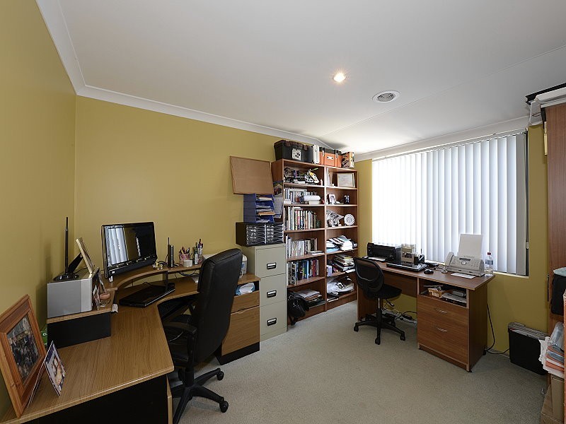 170 Peelwood Parade, Halls Head WA 6210