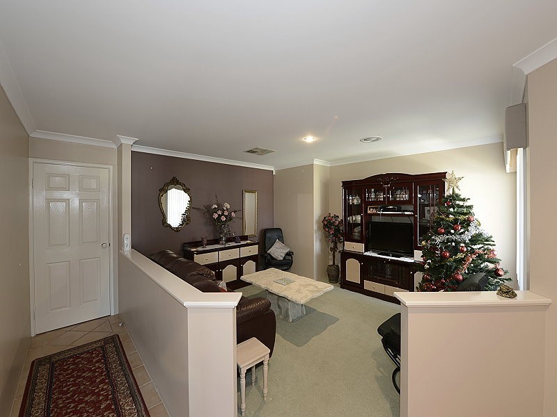 170 Peelwood Parade, Halls Head WA 6210