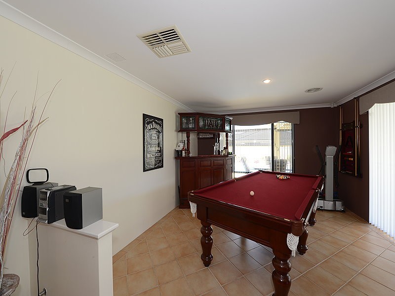 170 Peelwood Parade, Halls Head WA 6210