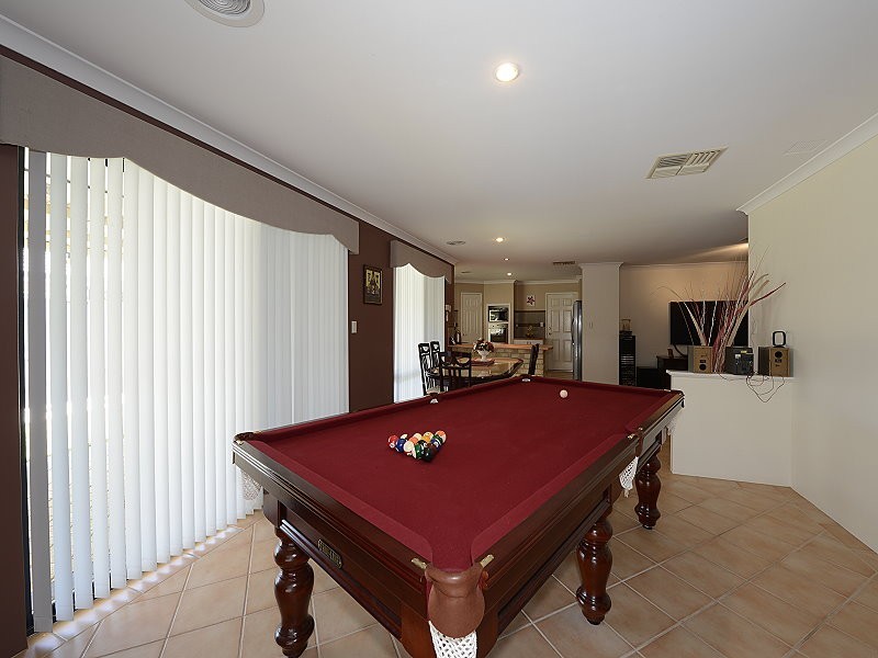 170 Peelwood Parade, Halls Head WA 6210