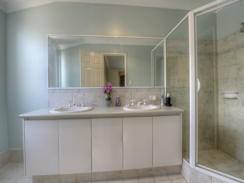 170 Peelwood Parade, Halls Head WA 6210