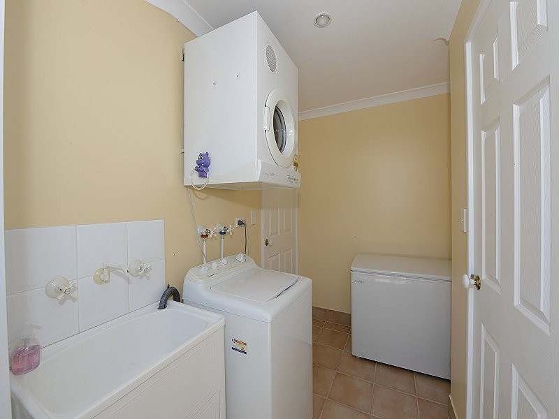 170 Peelwood Parade, Halls Head WA 6210