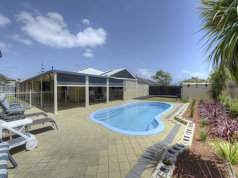 170 Peelwood Parade, Halls Head WA 6210