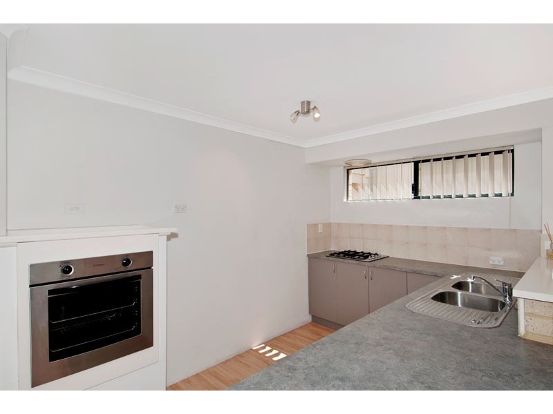 31 Kerkeri Heights, Lakelands WA 6180