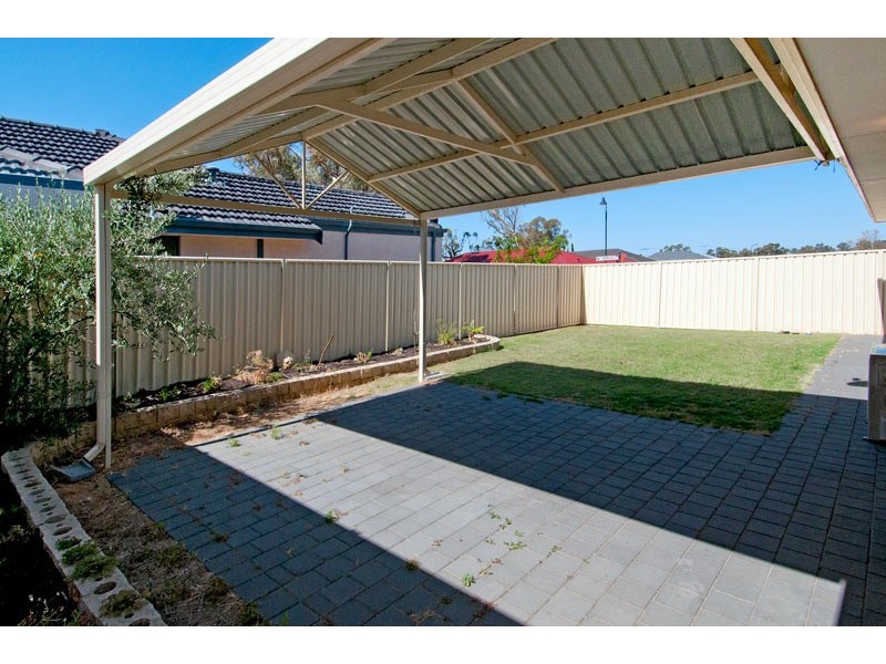 31 Kerkeri Heights, Lakelands WA 6180