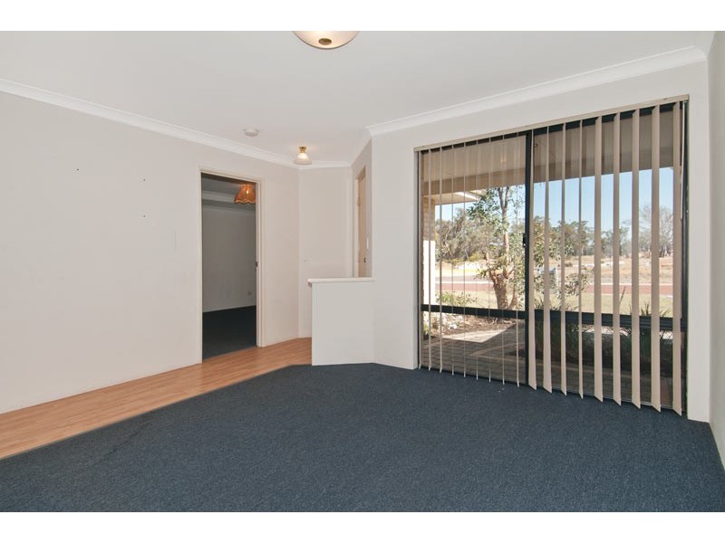 31 Kerkeri Heights, Lakelands WA 6180