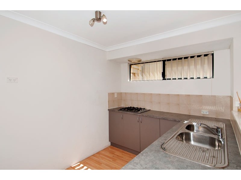 31 Kerkeri Heights, Lakelands WA 6180