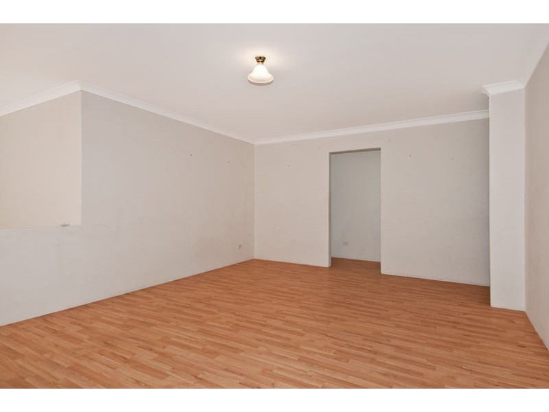 31 Kerkeri Heights, Lakelands WA 6180