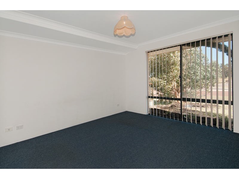 31 Kerkeri Heights, Lakelands WA 6180