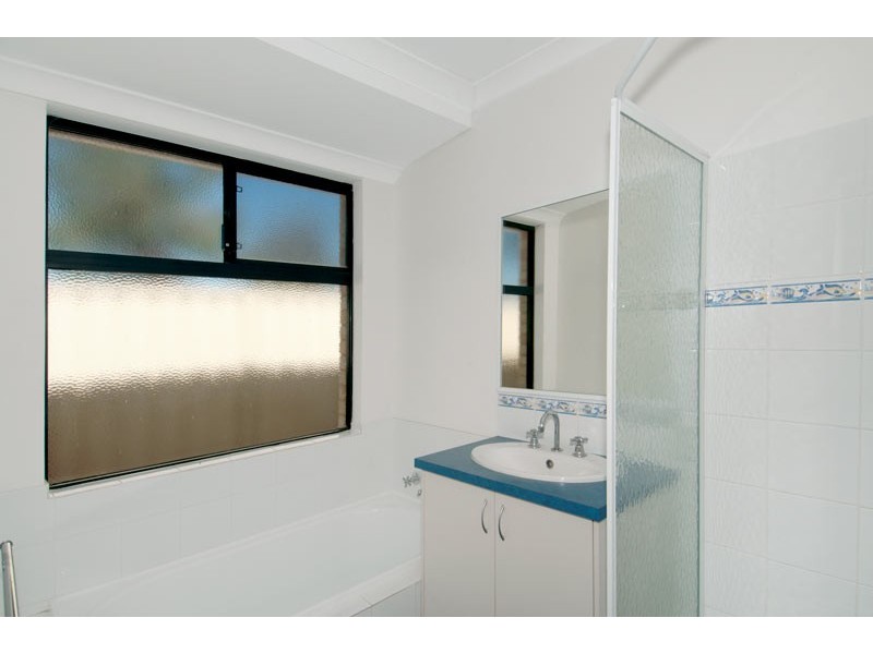 31 Kerkeri Heights, Lakelands WA 6180