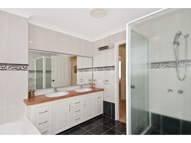 12 Pepperwood Rise, Halls Head WA 6210