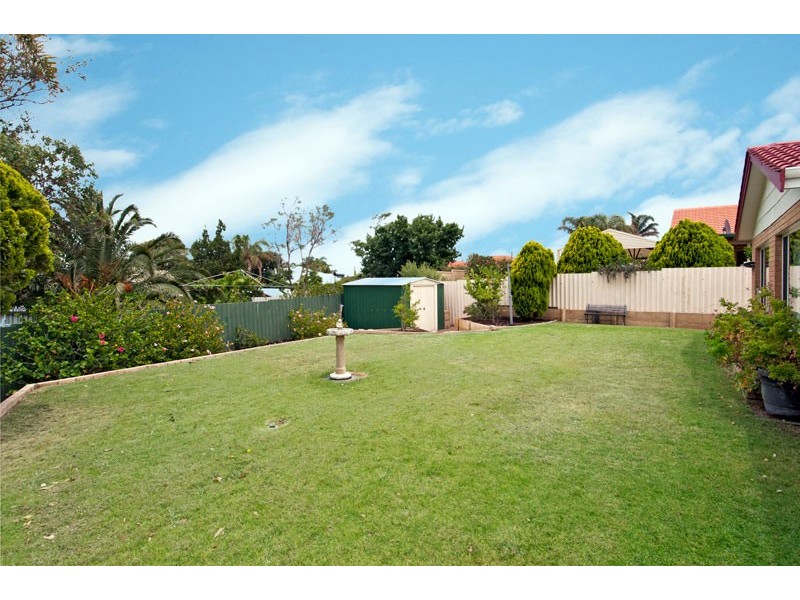 12 Pepperwood Rise, Halls Head WA 6210