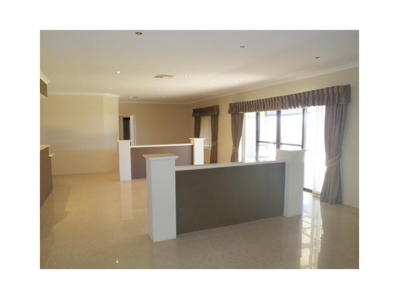 12 Grasshill Grange, Halls Head WA 6210