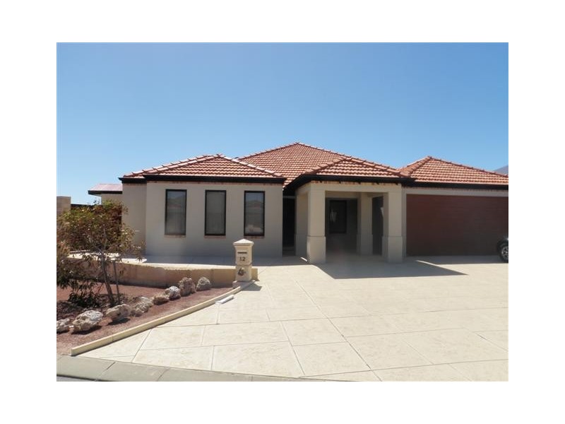 12 Grasshill Grange, Halls Head WA 6210