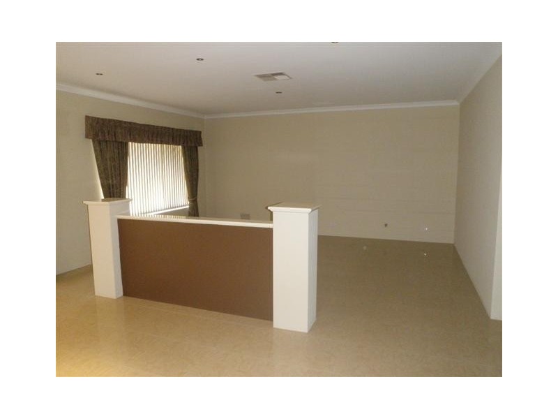 12 Grasshill Grange, Halls Head WA 6210