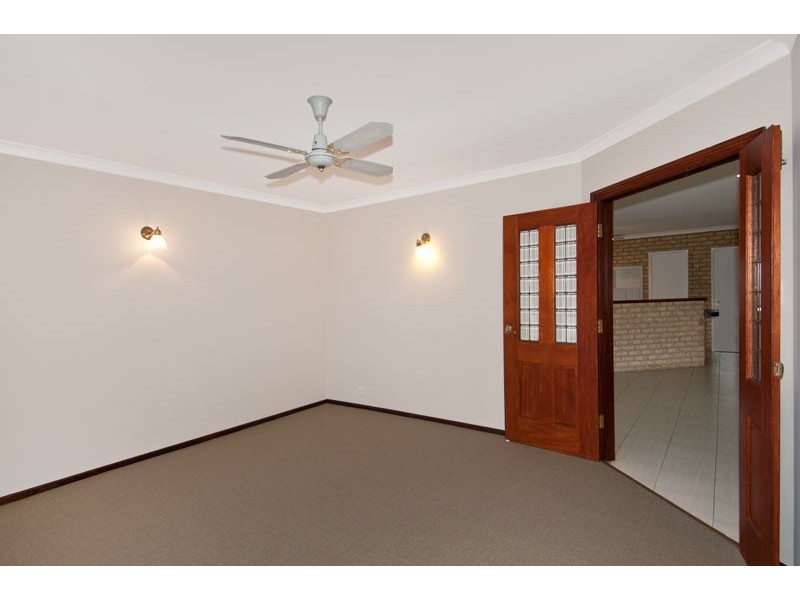 29 Oaklands Avenue, Halls Head WA 6210