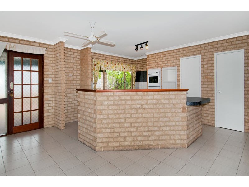 29 Oaklands Avenue, Halls Head WA 6210