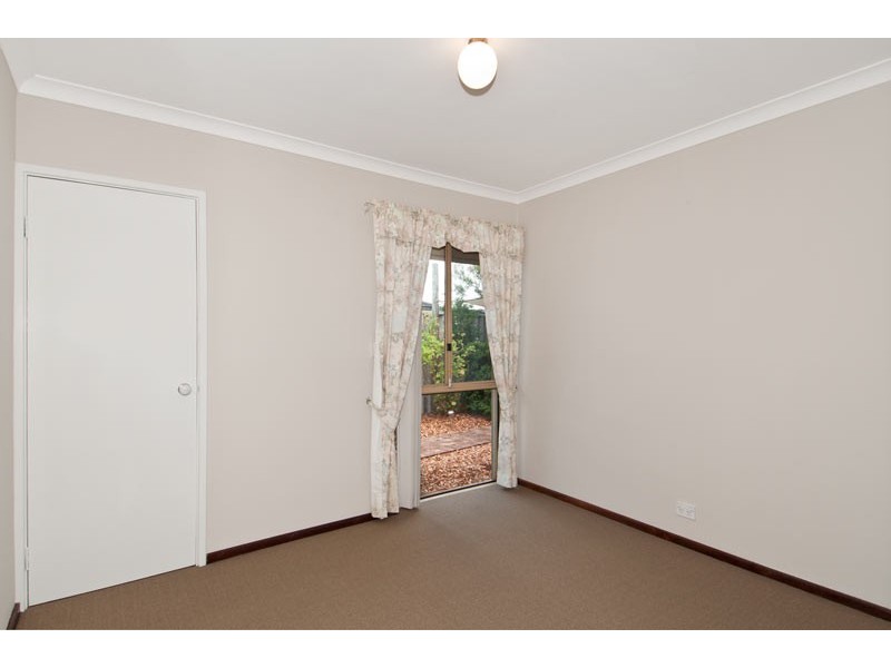 29 Oaklands Avenue, Halls Head WA 6210