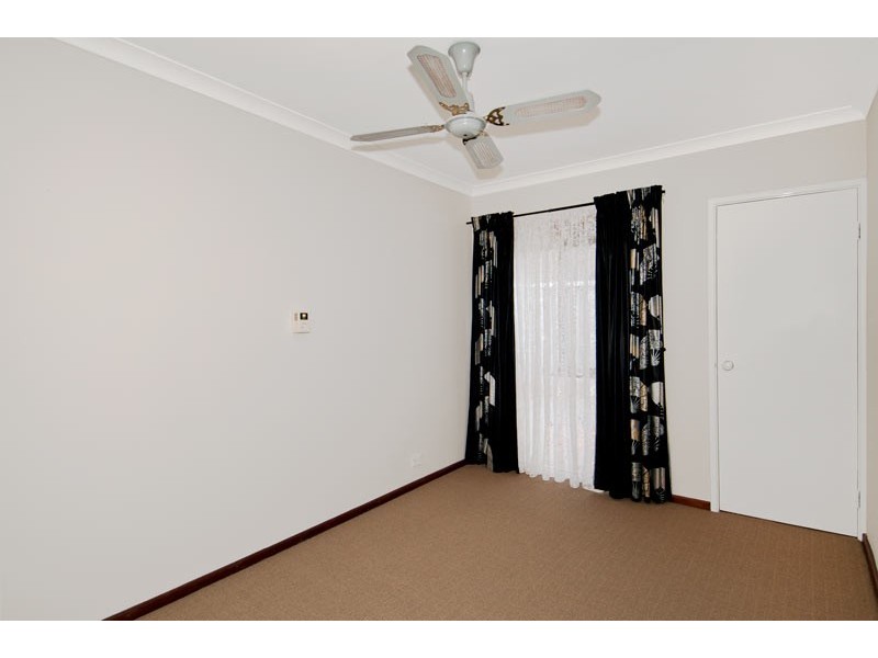 29 Oaklands Avenue, Halls Head WA 6210