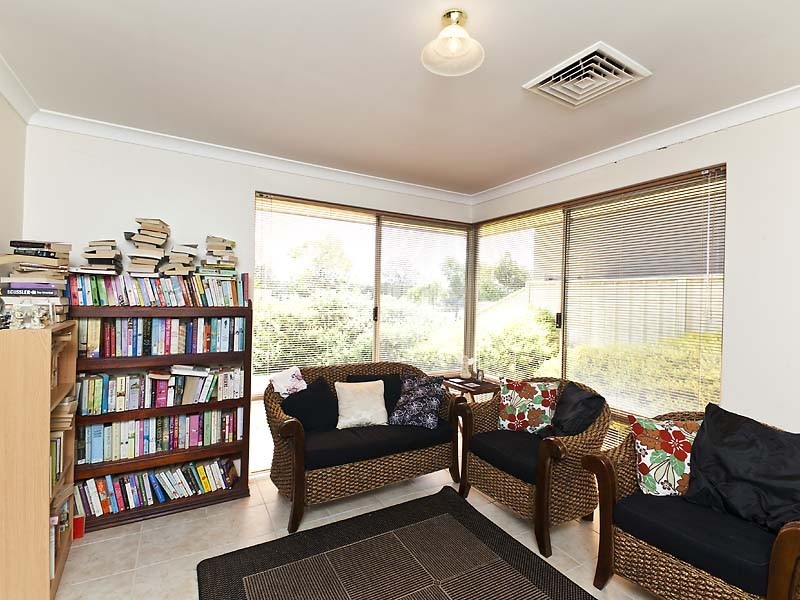 61 Darwin Terrace, Dudley Park WA 6210