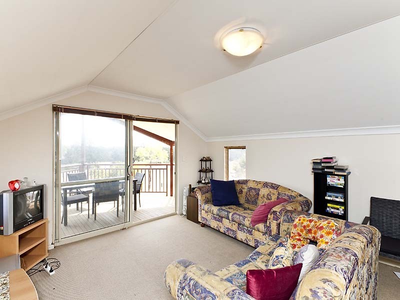 61 Darwin Terrace, Dudley Park WA 6210