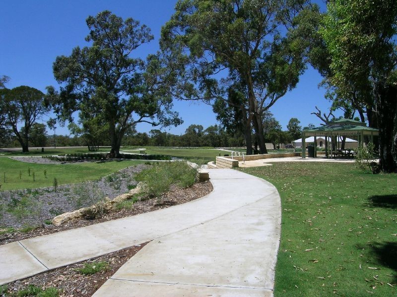 9 Chalice Rise, Lakelands WA 6180