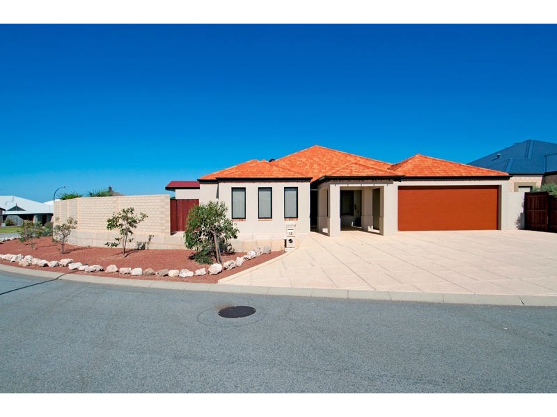 12 Grasshill Grange, Halls Head WA 6210