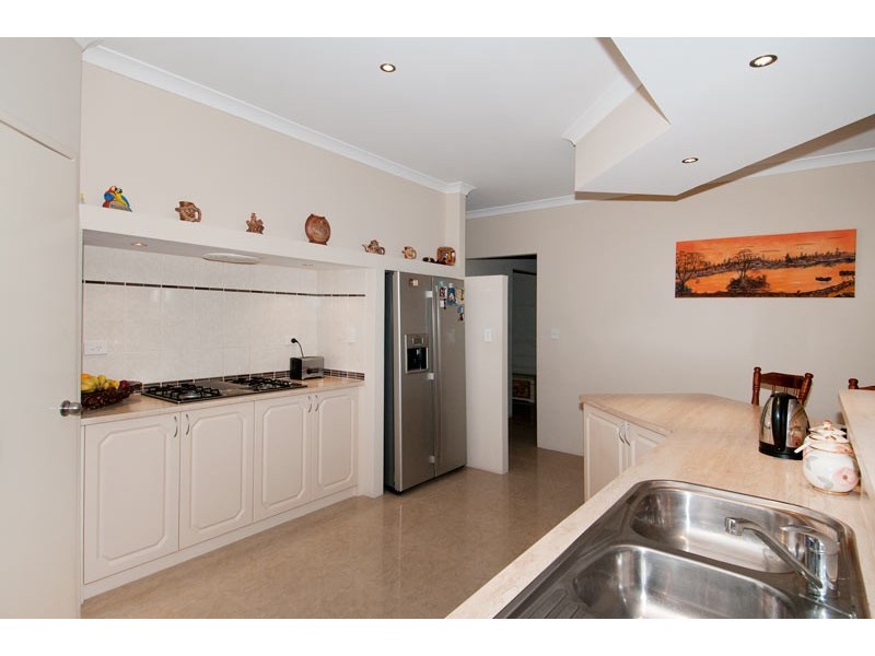 12 Grasshill Grange, Halls Head WA 6210