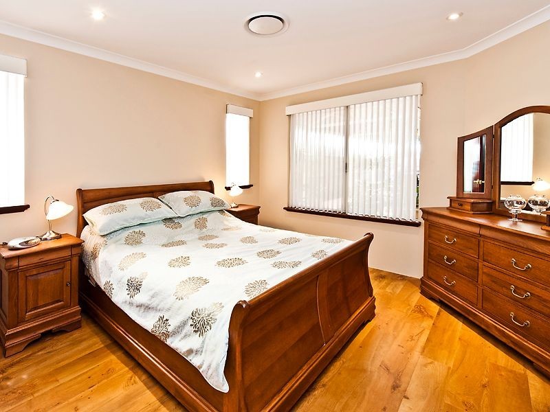 9 Riverina Avenue, Coodanup WA 6210