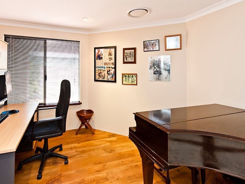 9 Riverina Avenue, Coodanup WA 6210