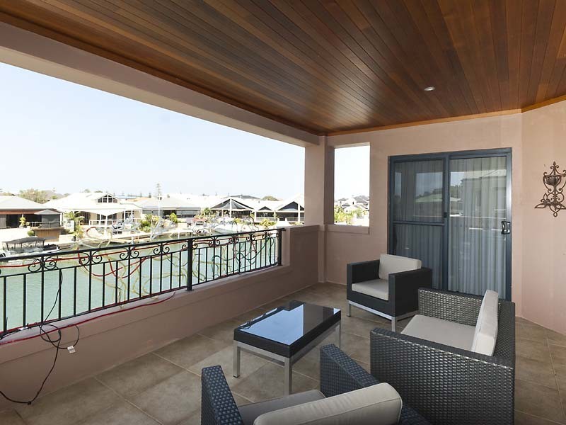 6 Condor Mews, Halls Head WA 6210