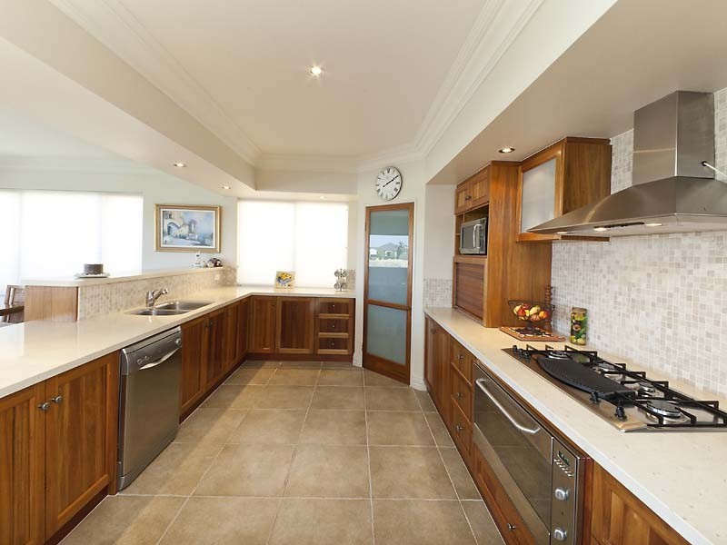 6 Condor Mews, Halls Head WA 6210