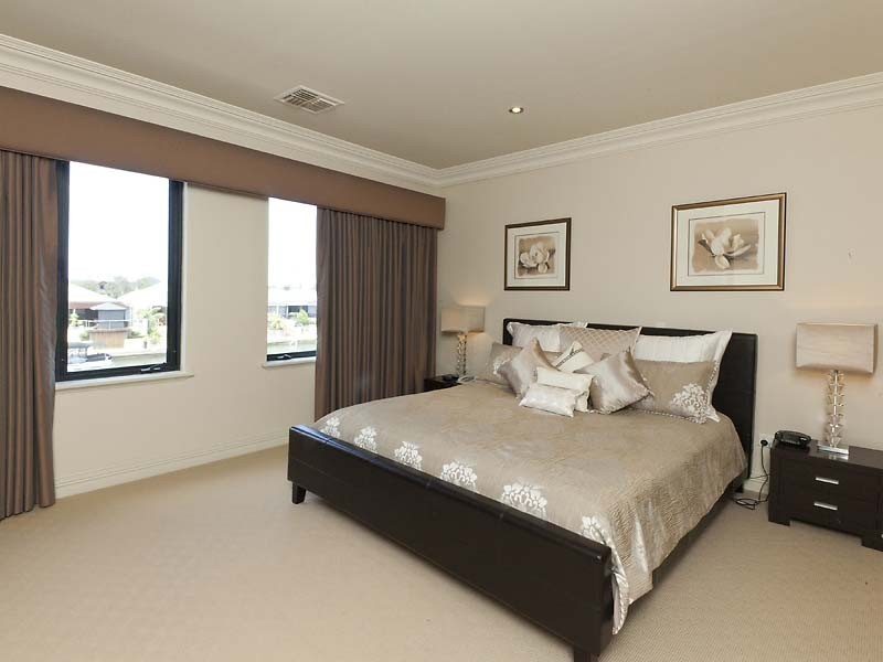 6 Condor Mews, Halls Head WA 6210