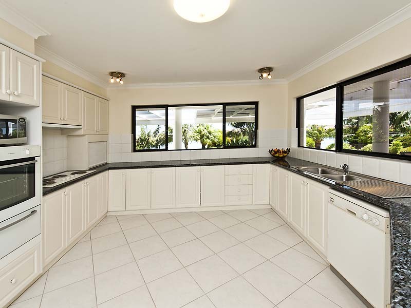 15 Fortescue Court, Dudley Park WA 6210