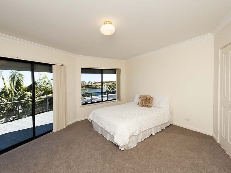 15 Fortescue Court, Dudley Park WA 6210