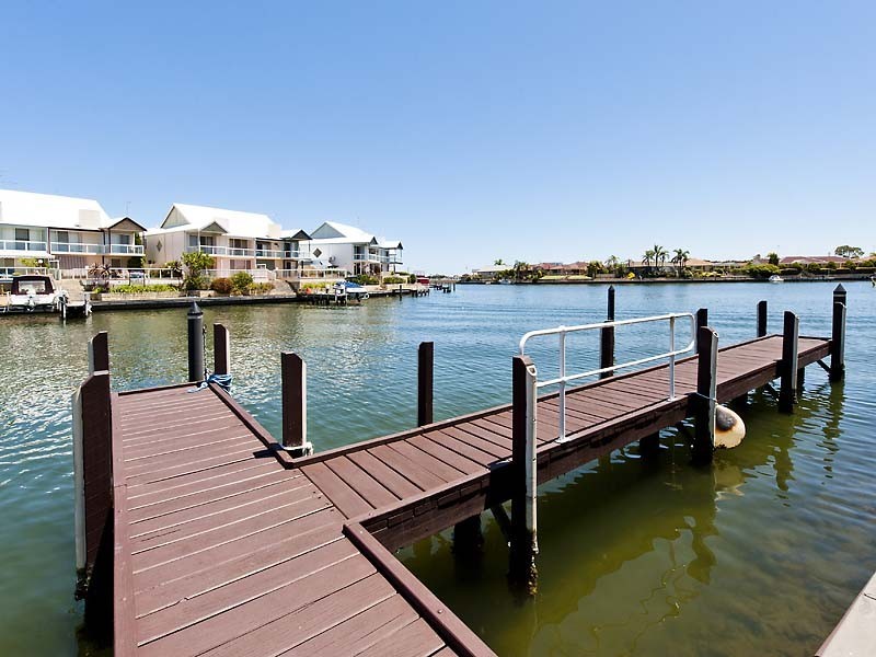 15 Fortescue Court, Dudley Park WA 6210