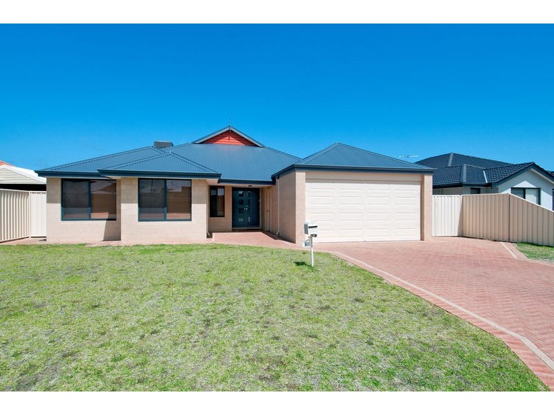 5 Arlette Pass, Lakelands WA 6180