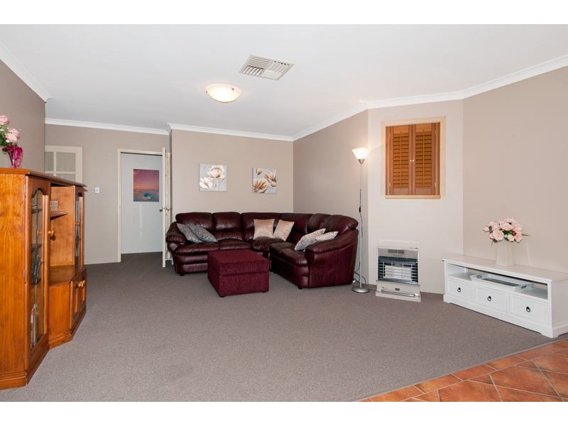 11 Heyerdahl Way, Dudley Park WA 6210