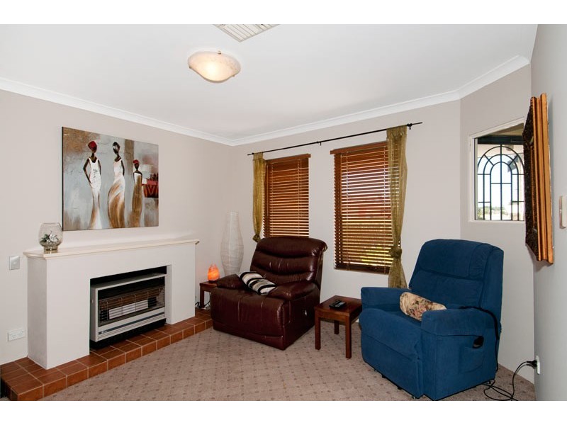 11 Heyerdahl Way, Dudley Park WA 6210