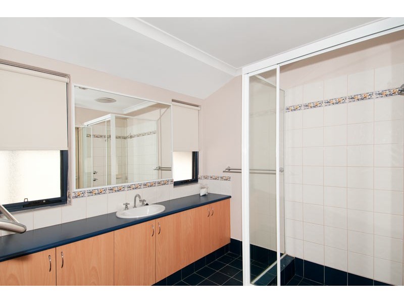 11 Heyerdahl Way, Dudley Park WA 6210