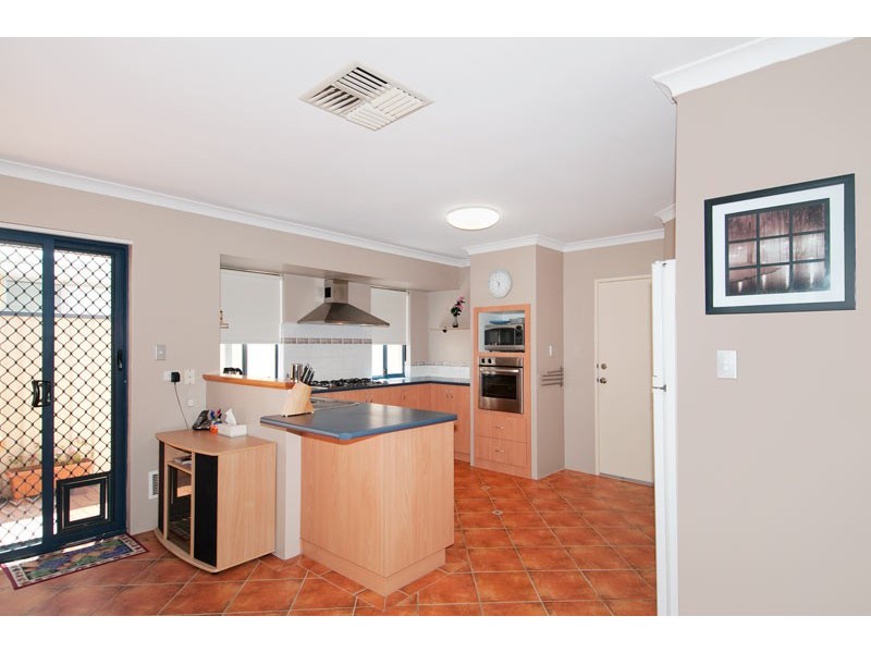 11 Heyerdahl Way, Dudley Park WA 6210