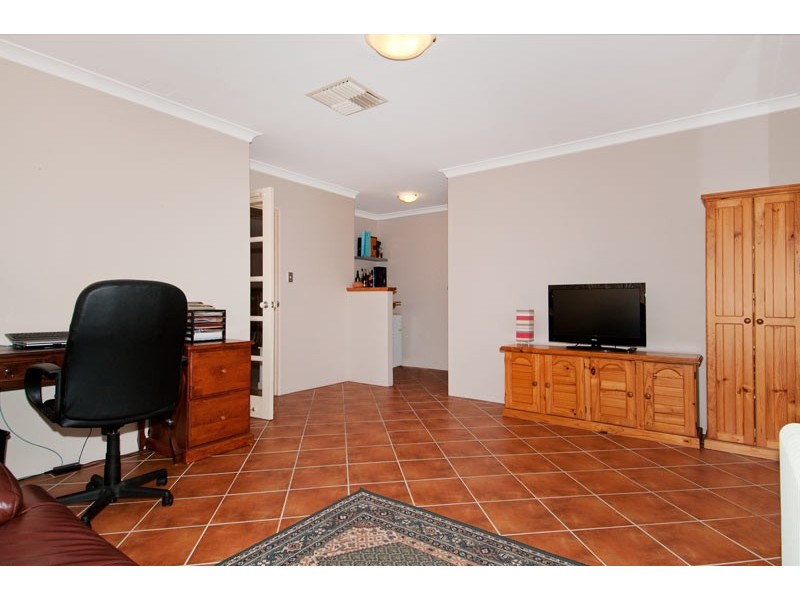 11 Heyerdahl Way, Dudley Park WA 6210