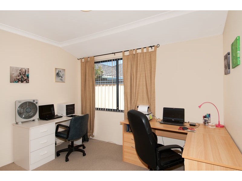 11 Heyerdahl Way, Dudley Park WA 6210