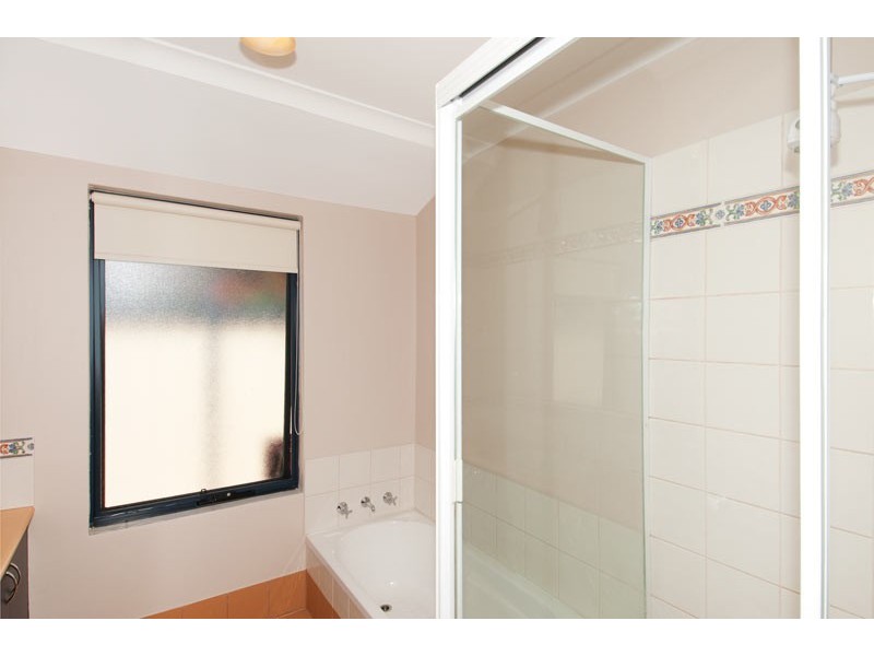 11 Heyerdahl Way, Dudley Park WA 6210