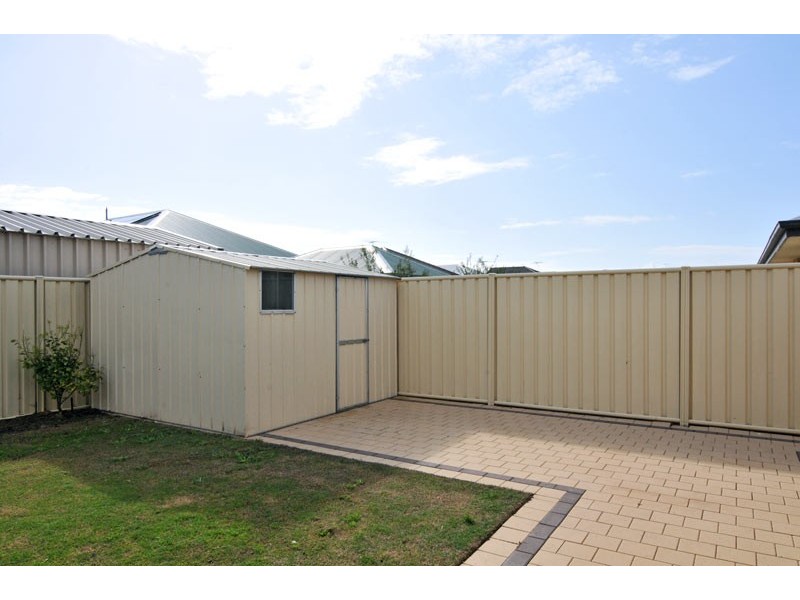 20 Prentice Way, Lakelands WA 6180