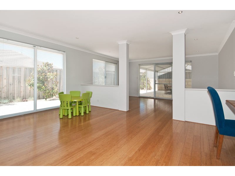 299 Peelwood Parade, Halls Head WA 6210