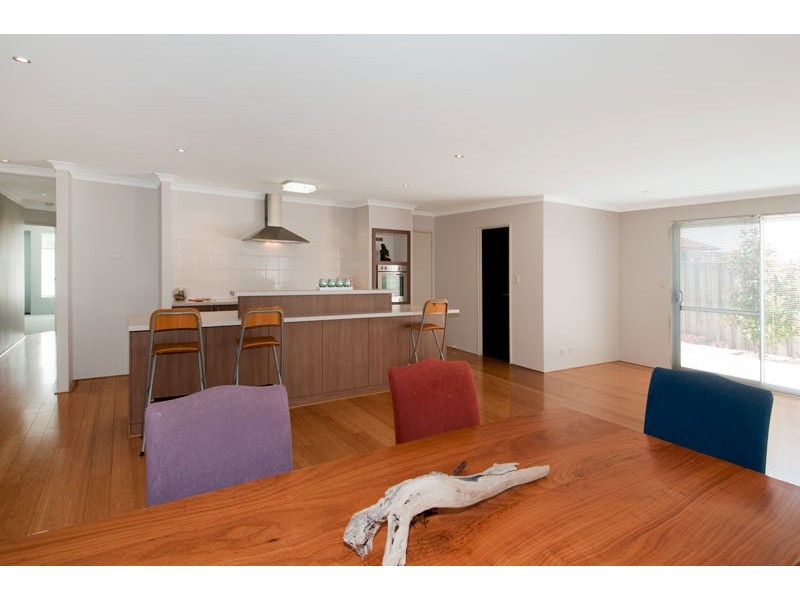 299 Peelwood Parade, Halls Head WA 6210