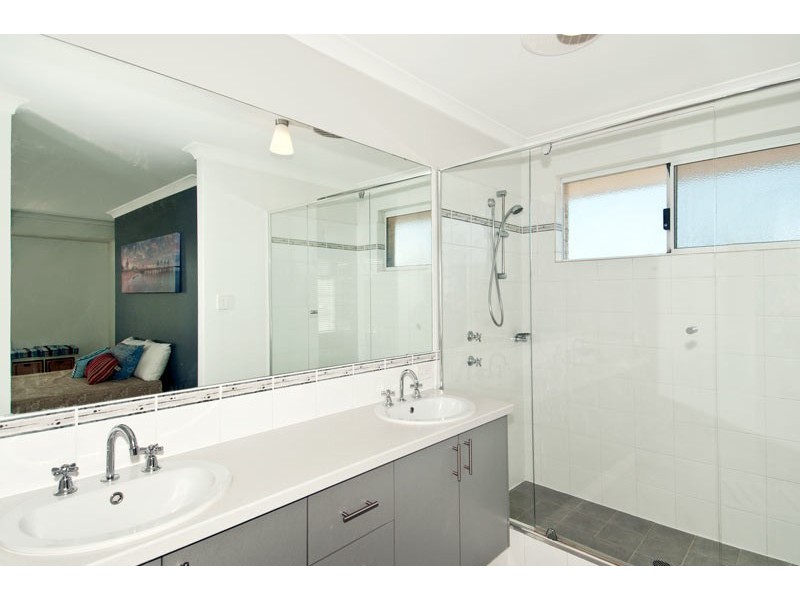 299 Peelwood Parade, Halls Head WA 6210