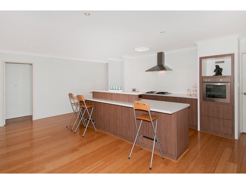 299 Peelwood Parade, Halls Head WA 6210